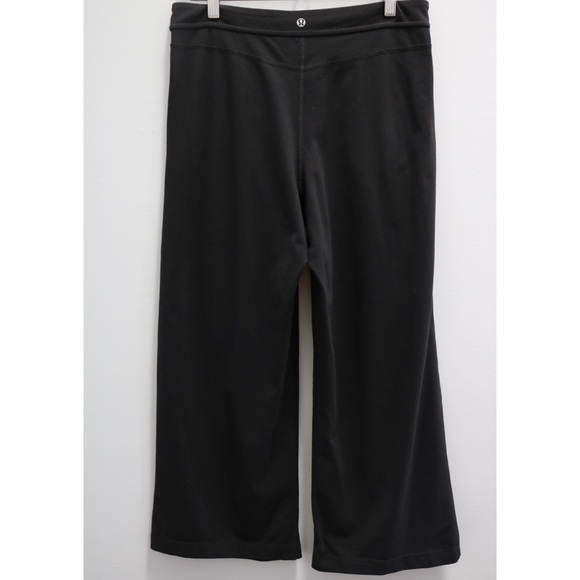Lululemon black wide leg cropped workout pants - Picture 4 of 6